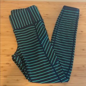 Athleta Contender 7/8 Tight - Stripe - XS